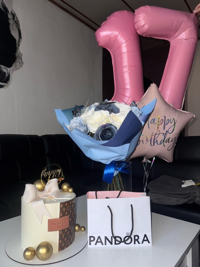 Kytice Viktor Sheen & Calin